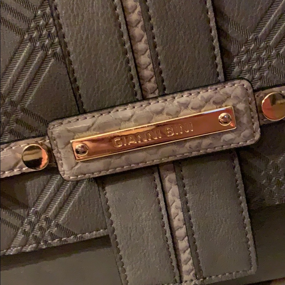 Gianni Bini Gray Purse - Picture 2 of 4